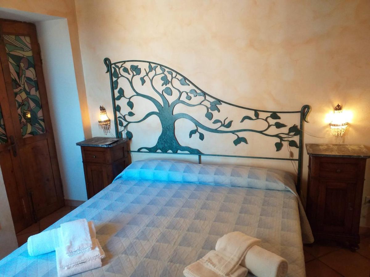 Affittacamere Licenza N.1 Presso La Magica Torre Pitigliano Exterior foto
