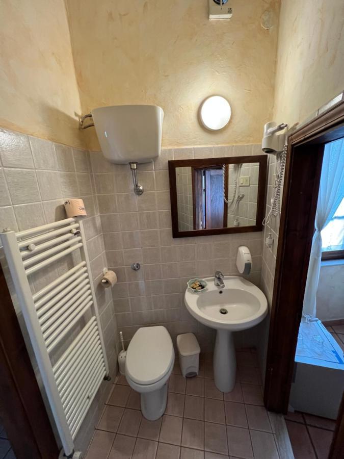 Affittacamere Licenza N.1 Presso La Magica Torre Pitigliano Exterior foto